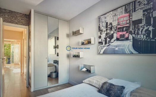 TRES BEAU MEUBLE AVEC 3 CHAMBRES SURESNES