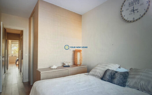 TRES BEAU MEUBLE AVEC 3 CHAMBRES SURESNES
